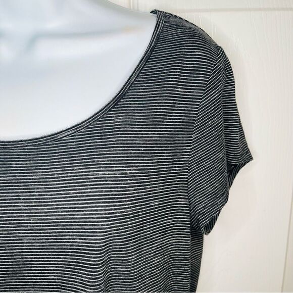 Stylus Comfy Stripe Short Sleeve Asymmetrical Tshirt Black White M - Picture 3 of 8
